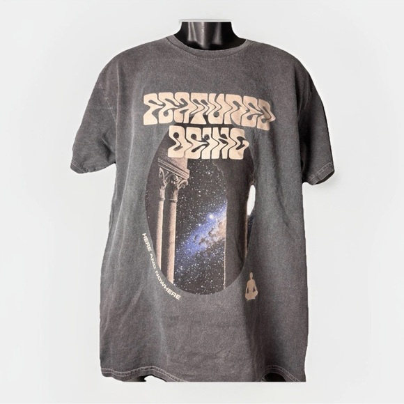 Featured Being Here & Nowhere Space Astral Projection Vintage Grey Mens Tee Sz M - Picture 1 of 5